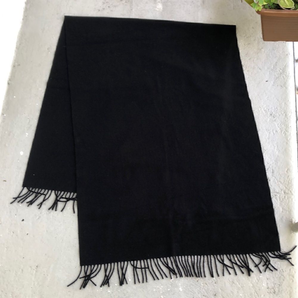Sutton  Studio  shawl